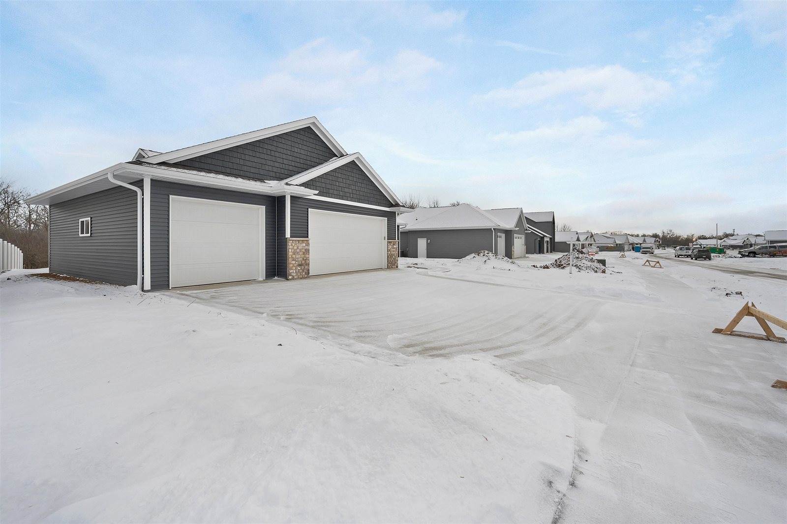 2580 North Stellita Circle, De Pere, WI 54115