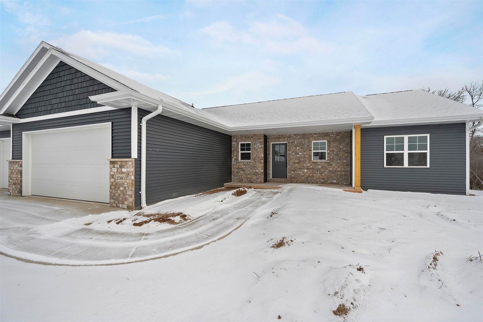 2580 North Stellita Circle, De Pere, WI 54115