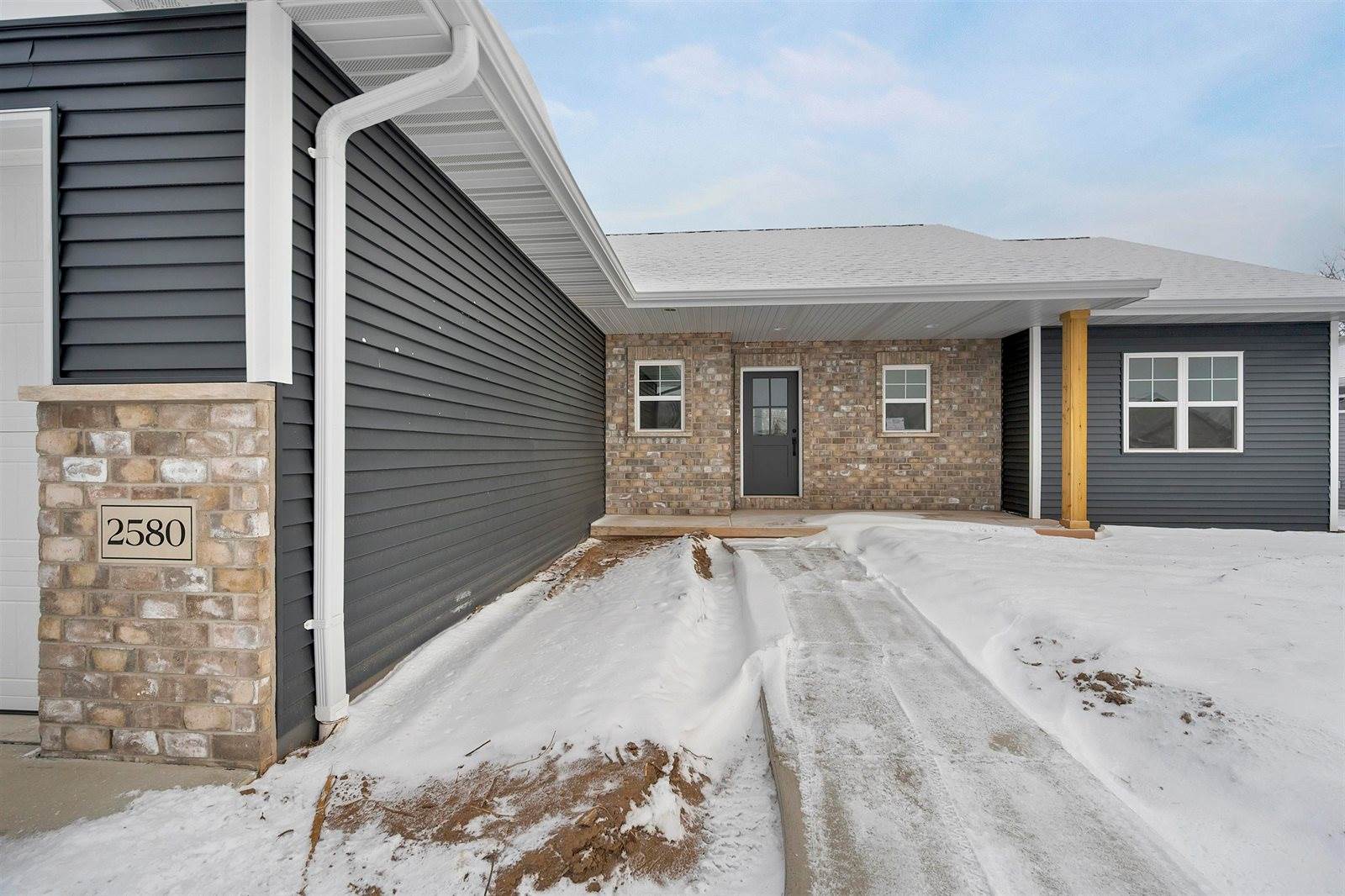 2580 North Stellita Circle, De Pere, WI 54115