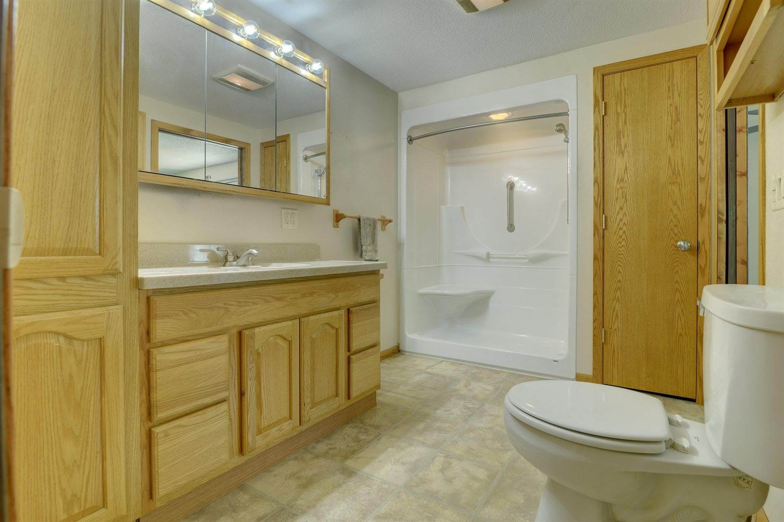 907 A, Armstrong, IA 50514