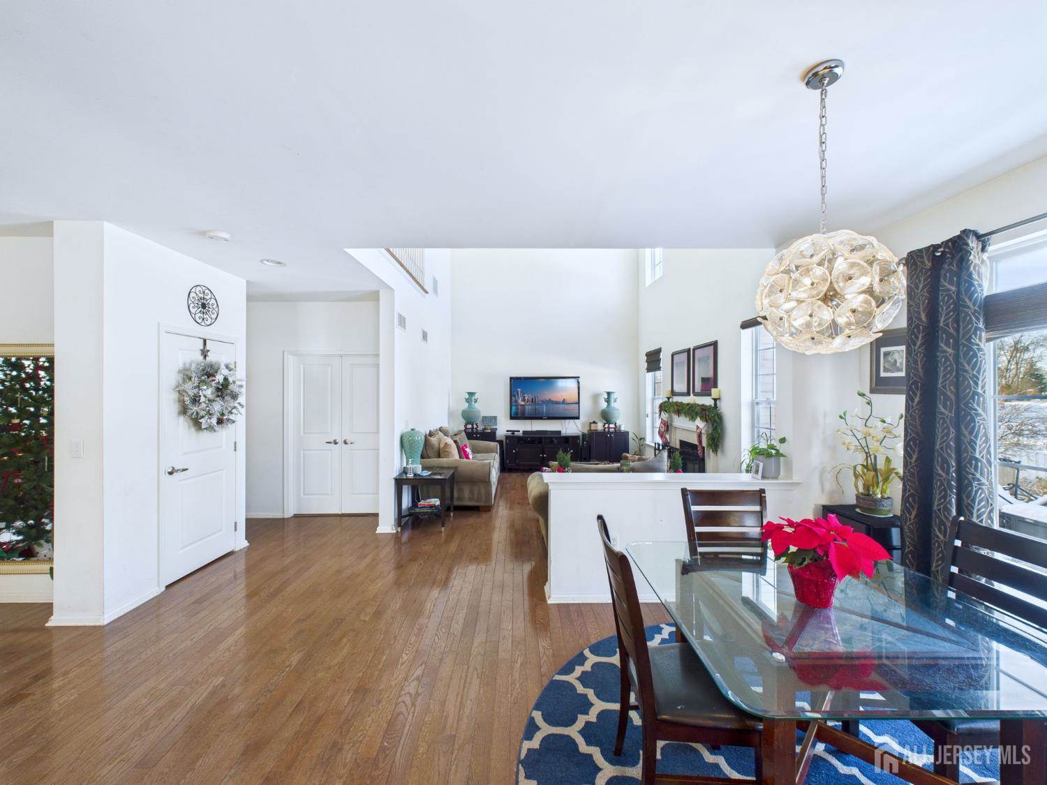 28 Wisniewski Road, Sayreville, NJ 08872