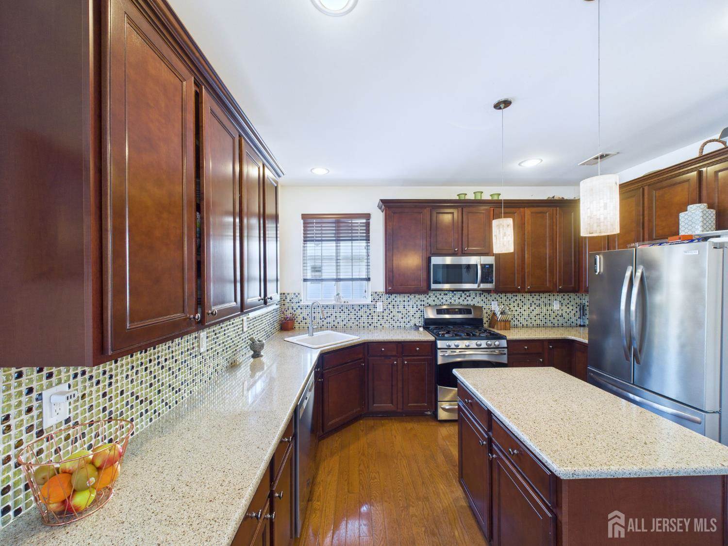 28 Wisniewski Road, Sayreville, NJ 08872