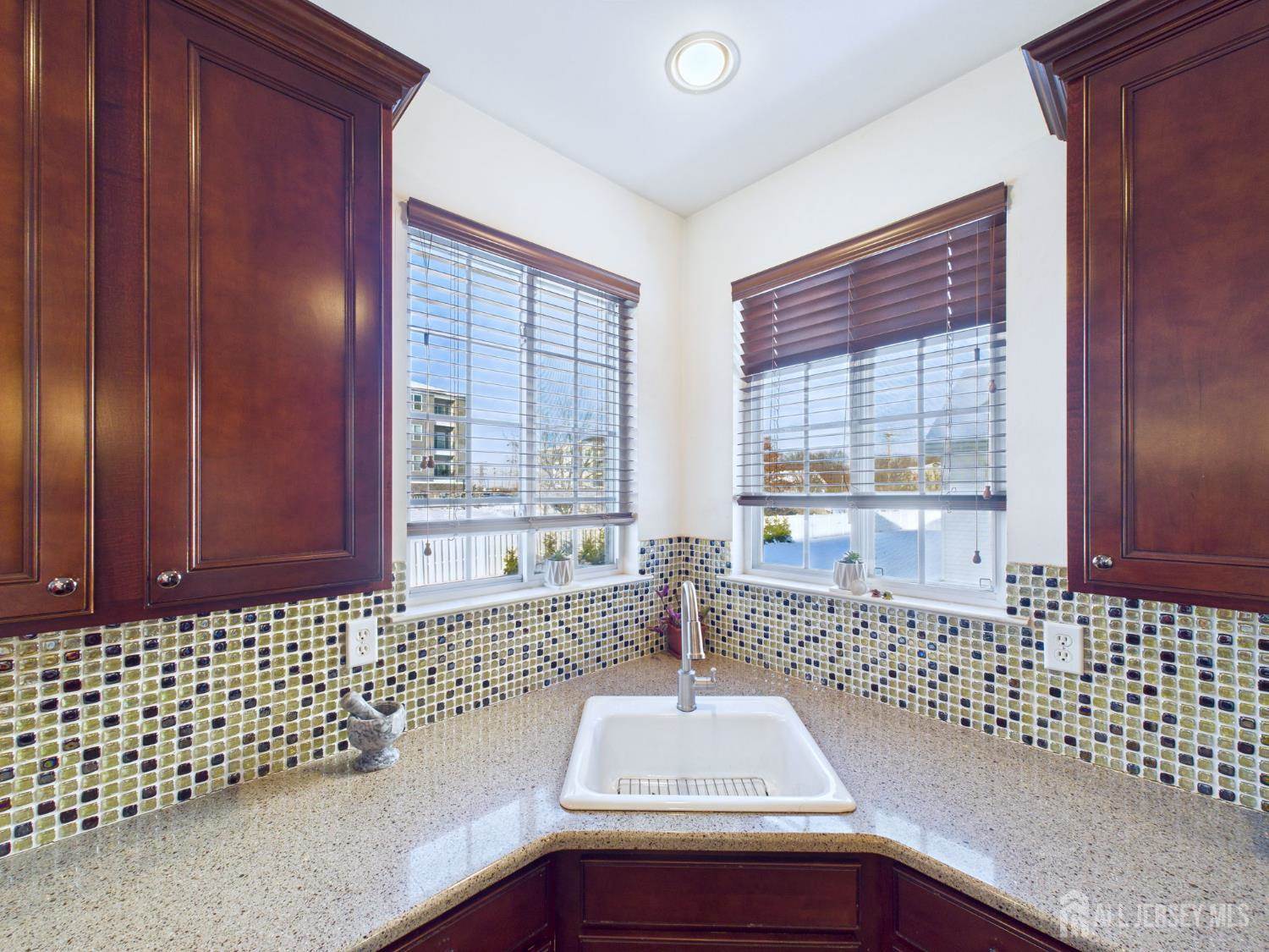 28 Wisniewski Road, Sayreville, NJ 08872