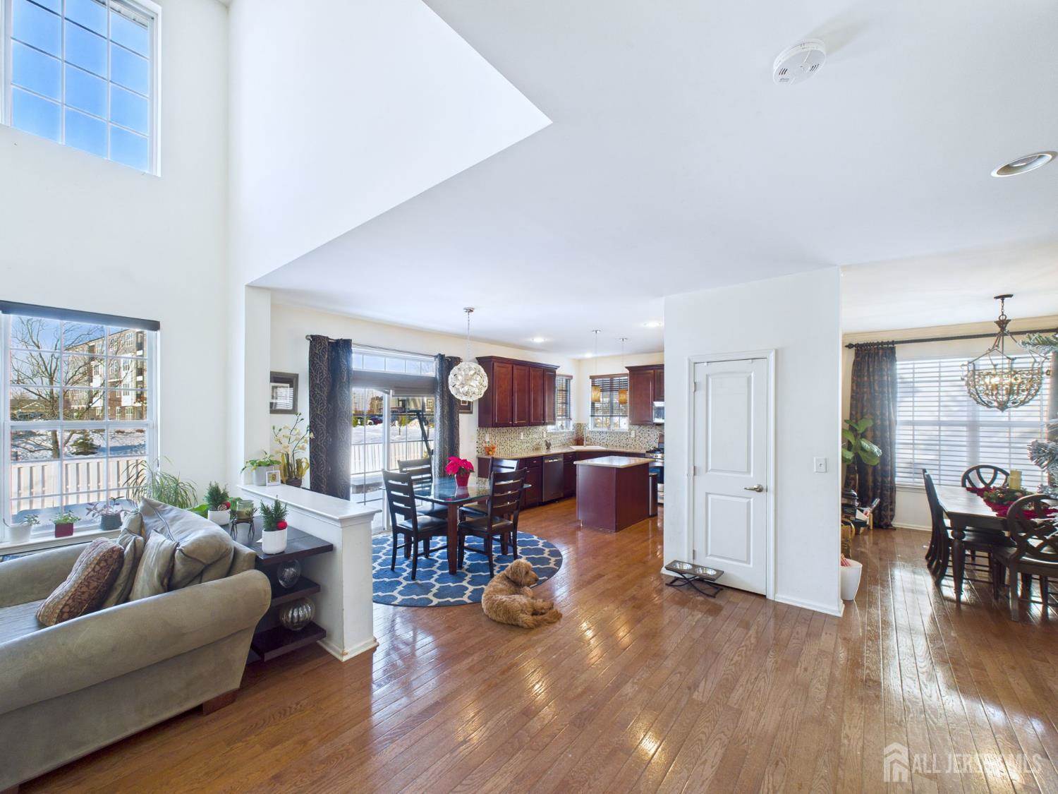 28 Wisniewski Road, Sayreville, NJ 08872