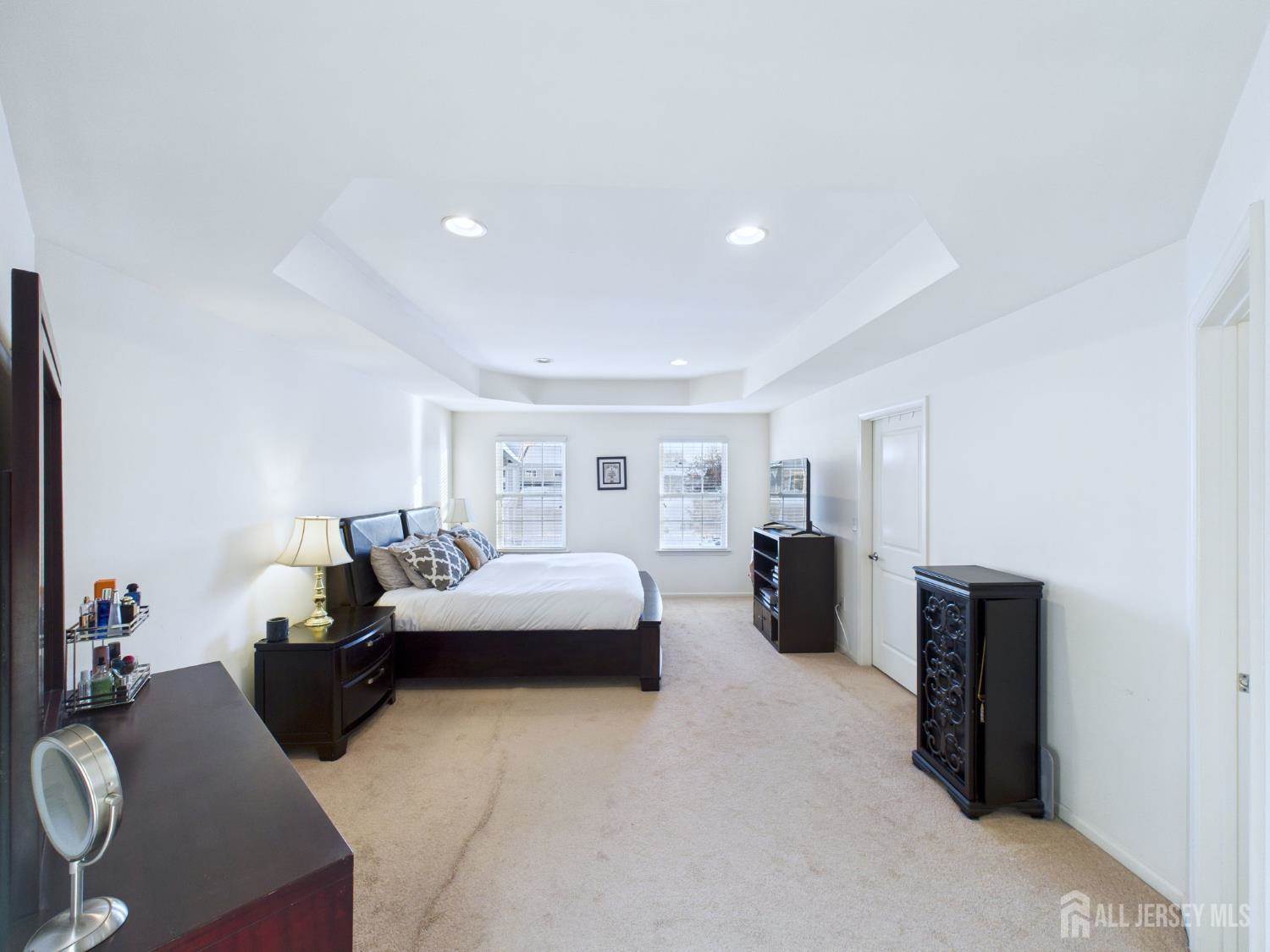 28 Wisniewski Road, Sayreville, NJ 08872