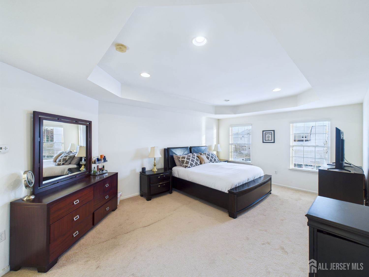 28 Wisniewski Road, Sayreville, NJ 08872