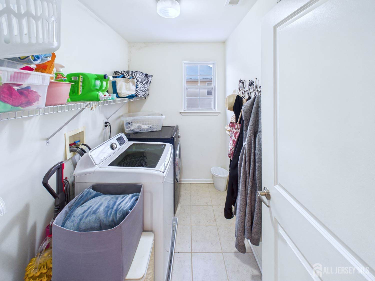 28 Wisniewski Road, Sayreville, NJ 08872