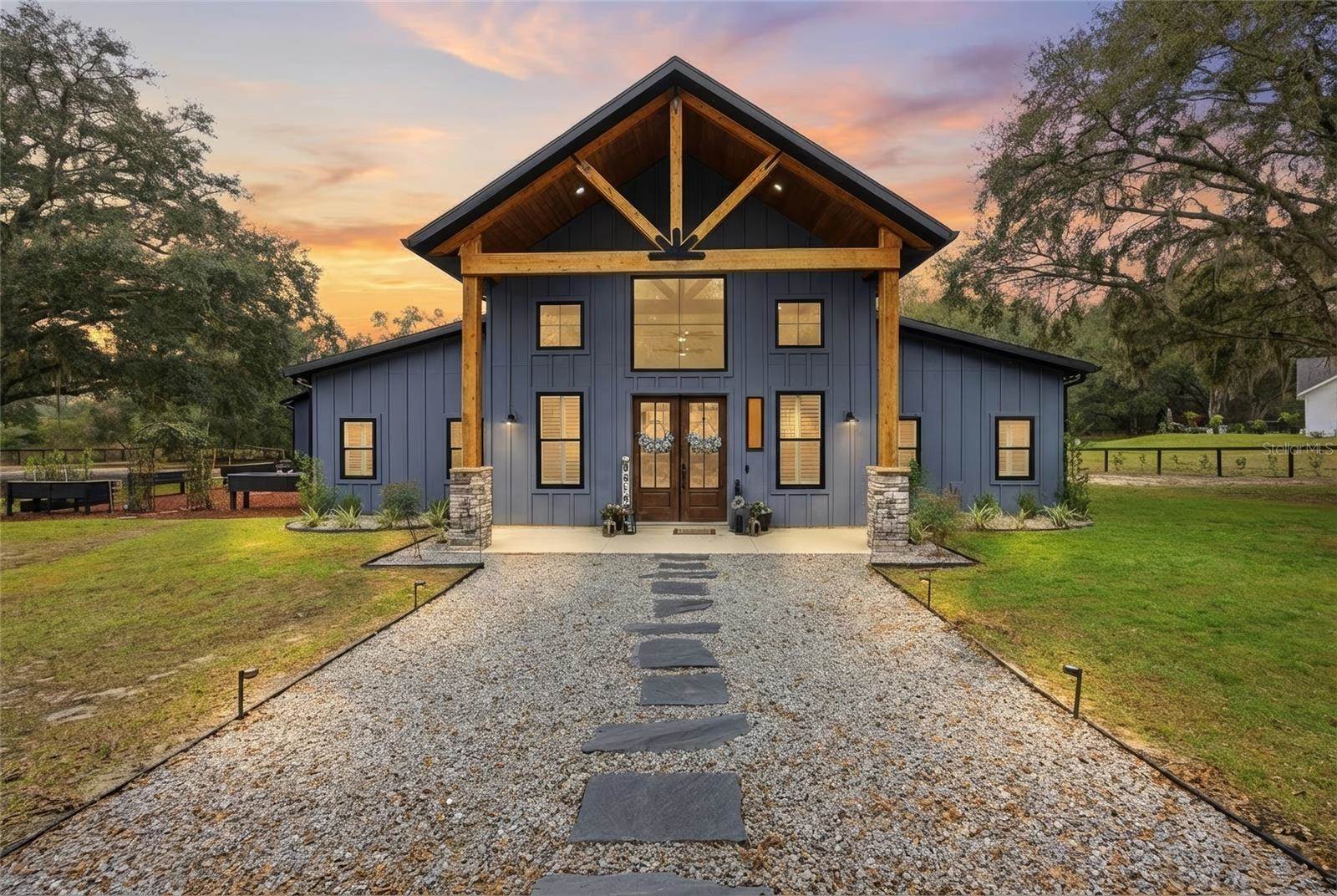 12052 SE 101st Court Road, Belleview, FL 34420