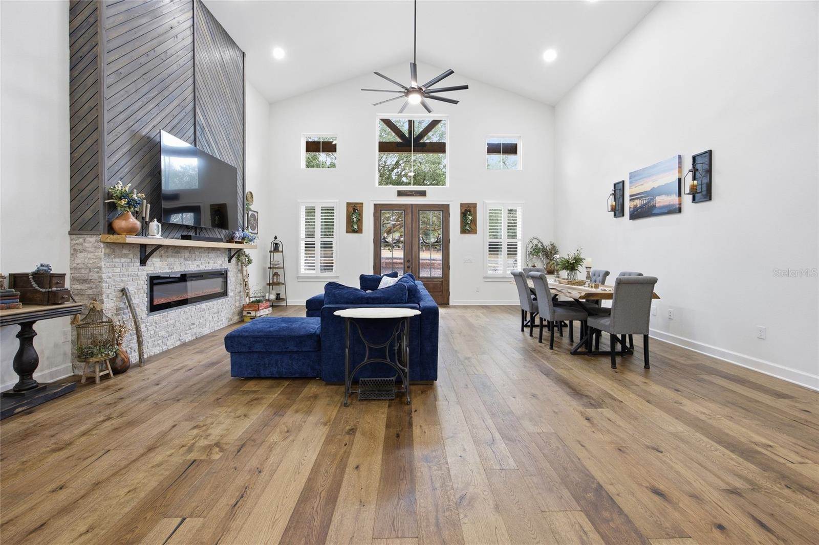 12052 SE 101st Court Road, Belleview, FL 34420