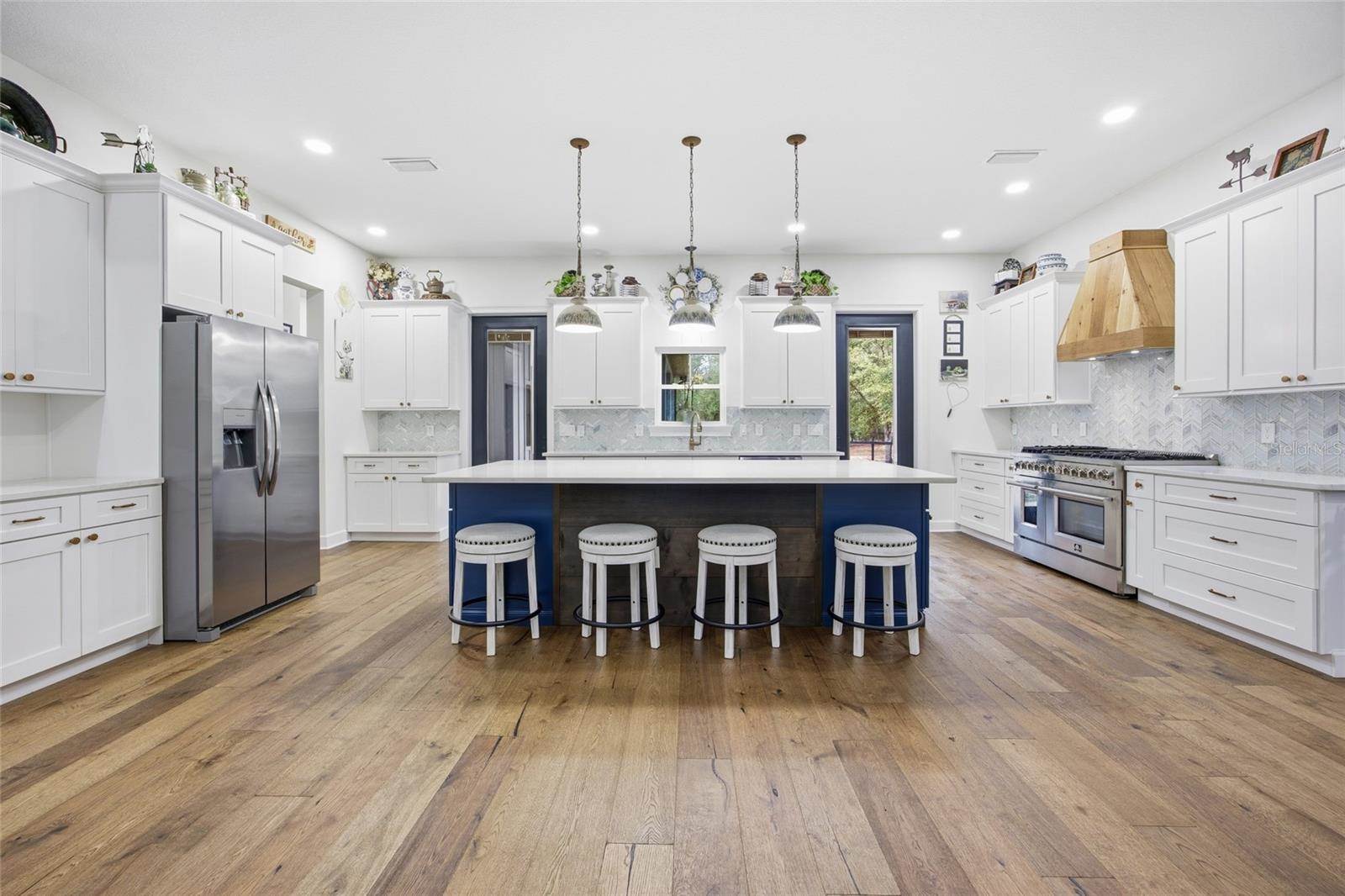 12052 SE 101st Court Road, Belleview, FL 34420