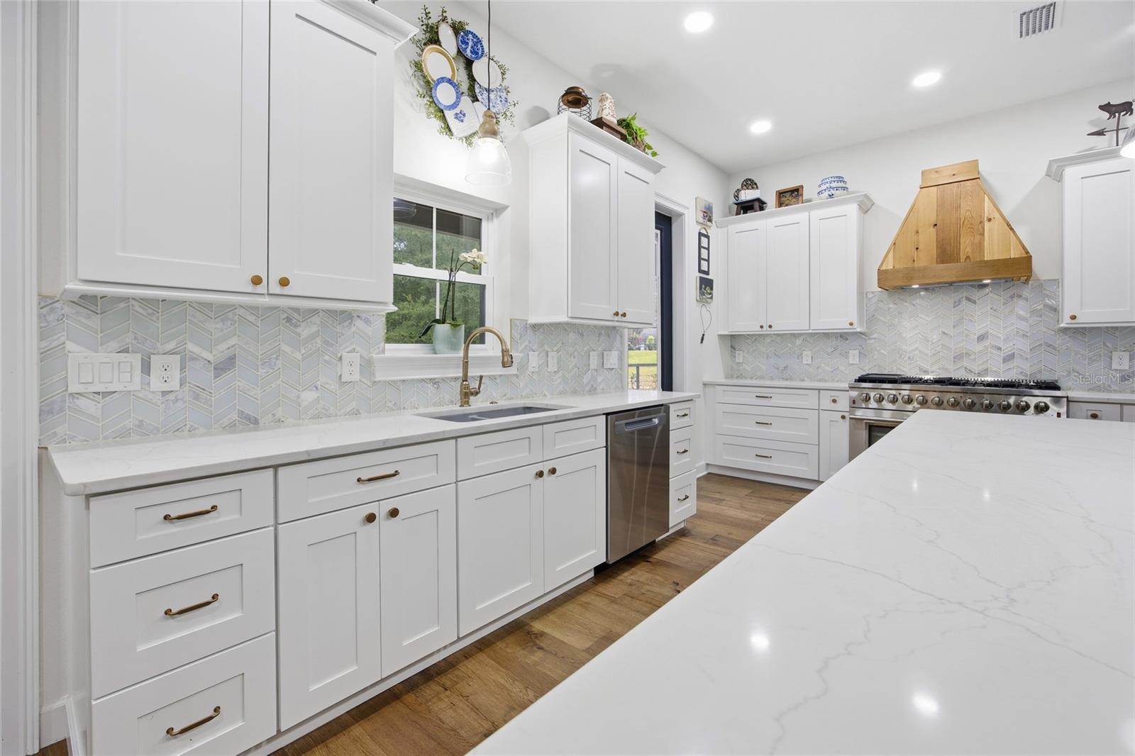 12052 SE 101st Court Road, Belleview, FL 34420