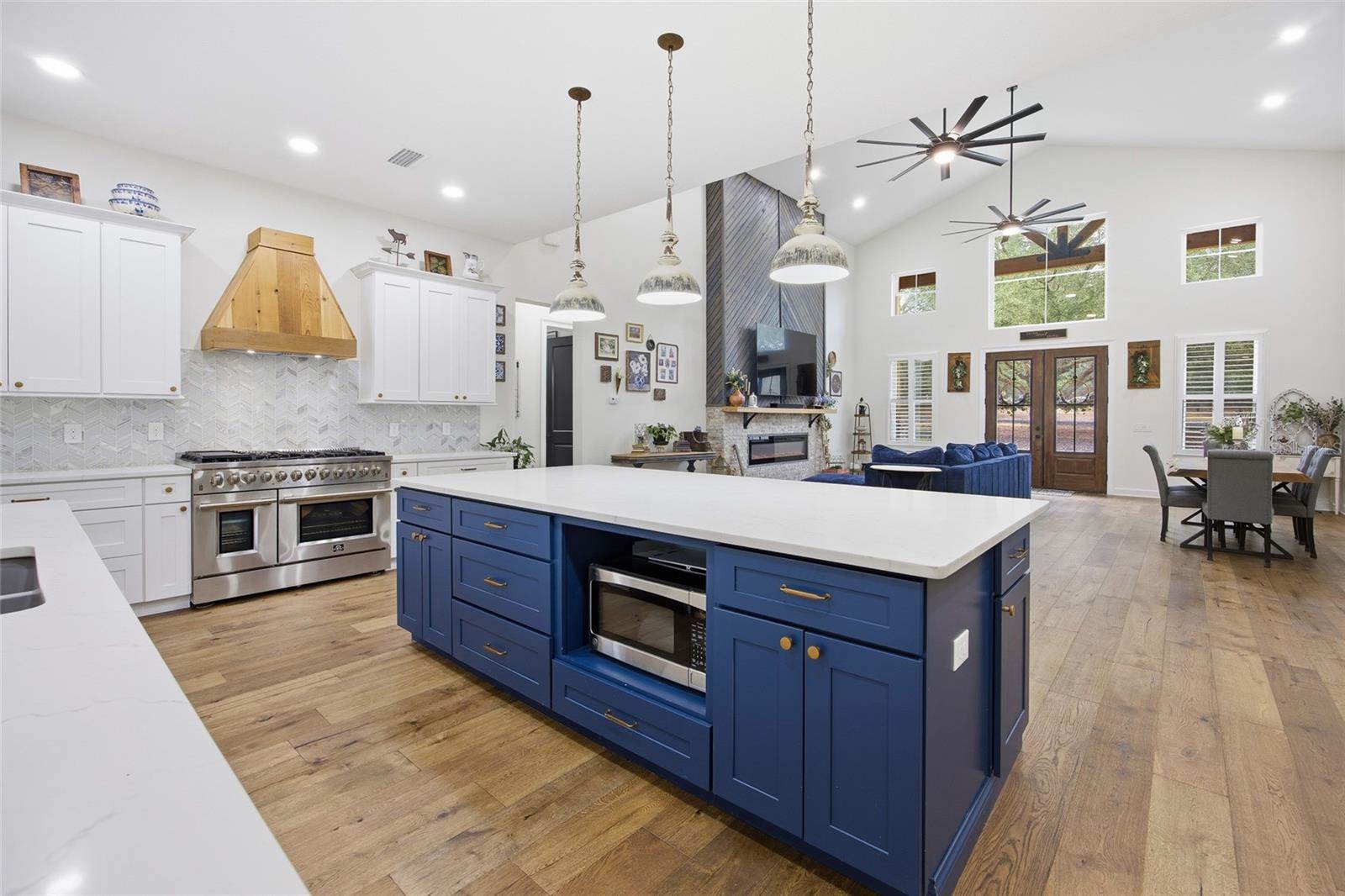 12052 SE 101st Court Road, Belleview, FL 34420