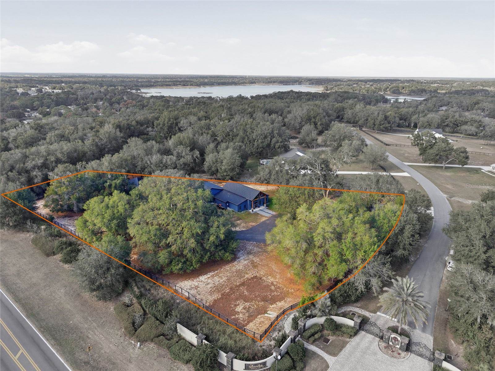 12052 SE 101st Court Road, Belleview, FL 34420