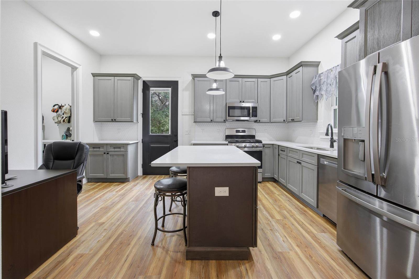 12052 SE 101st Court Road, Belleview, FL 34420