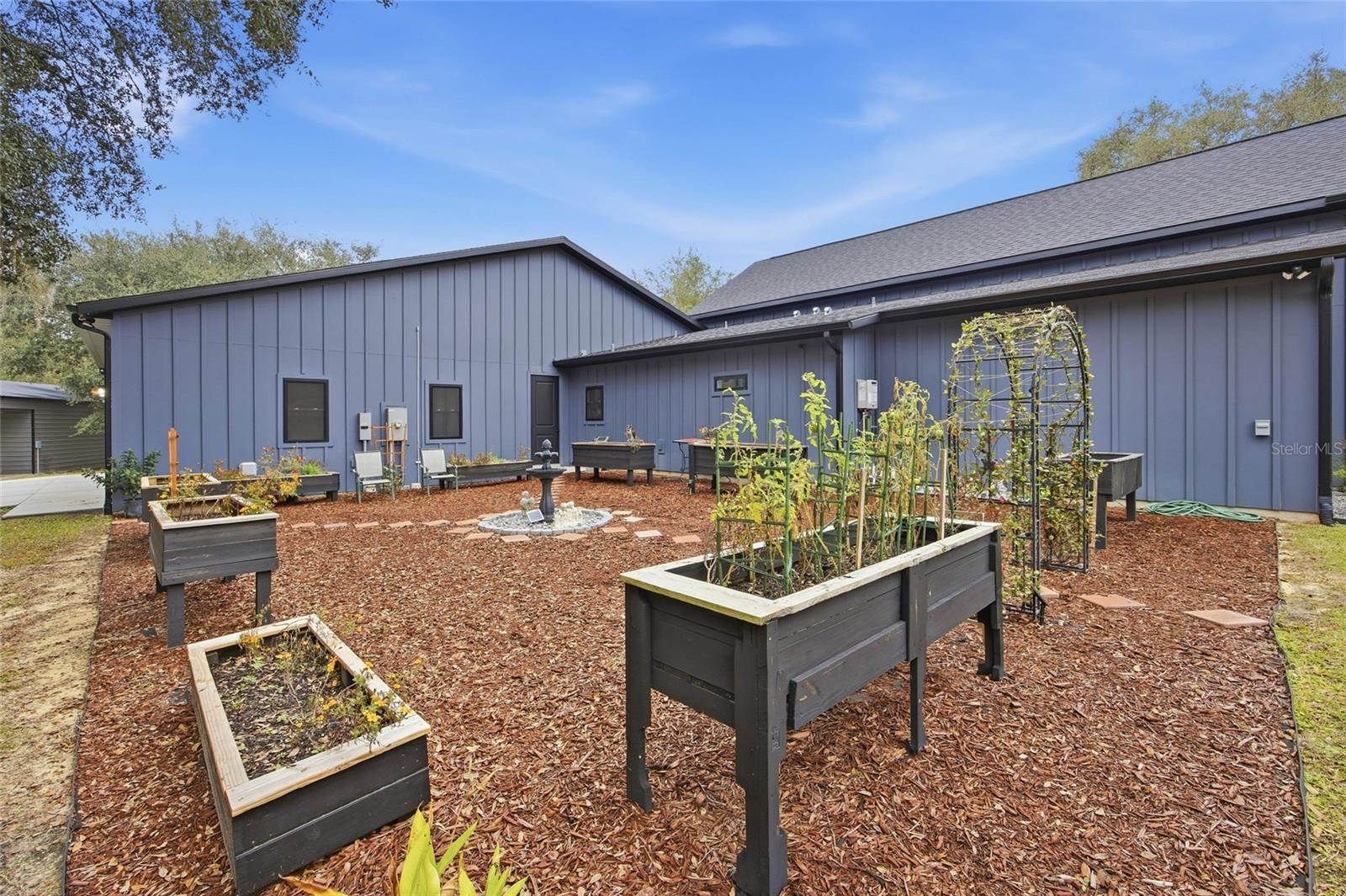 12052 SE 101st Court Road, Belleview, FL 34420