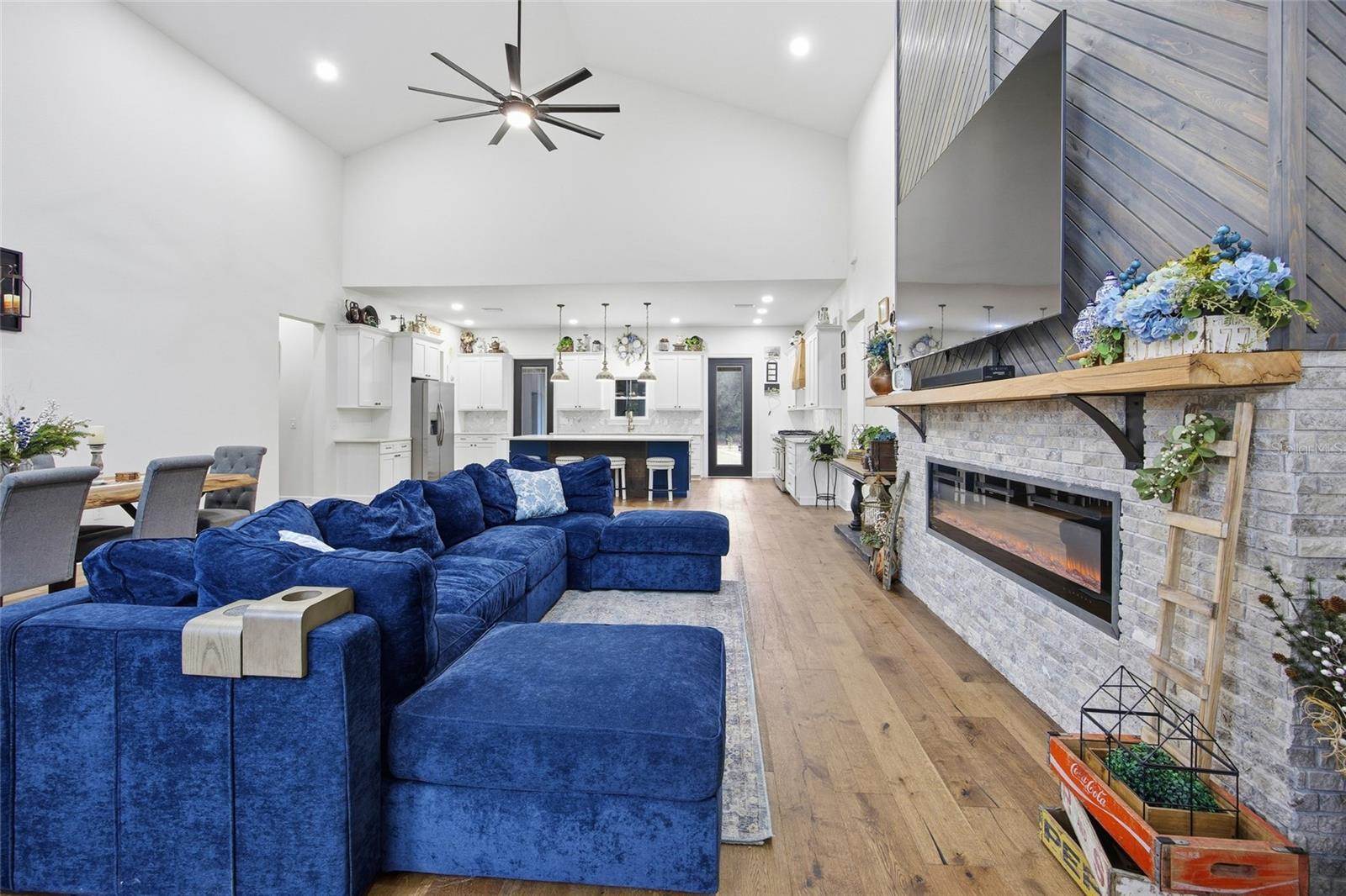 12052 SE 101st Court Road, Belleview, FL 34420