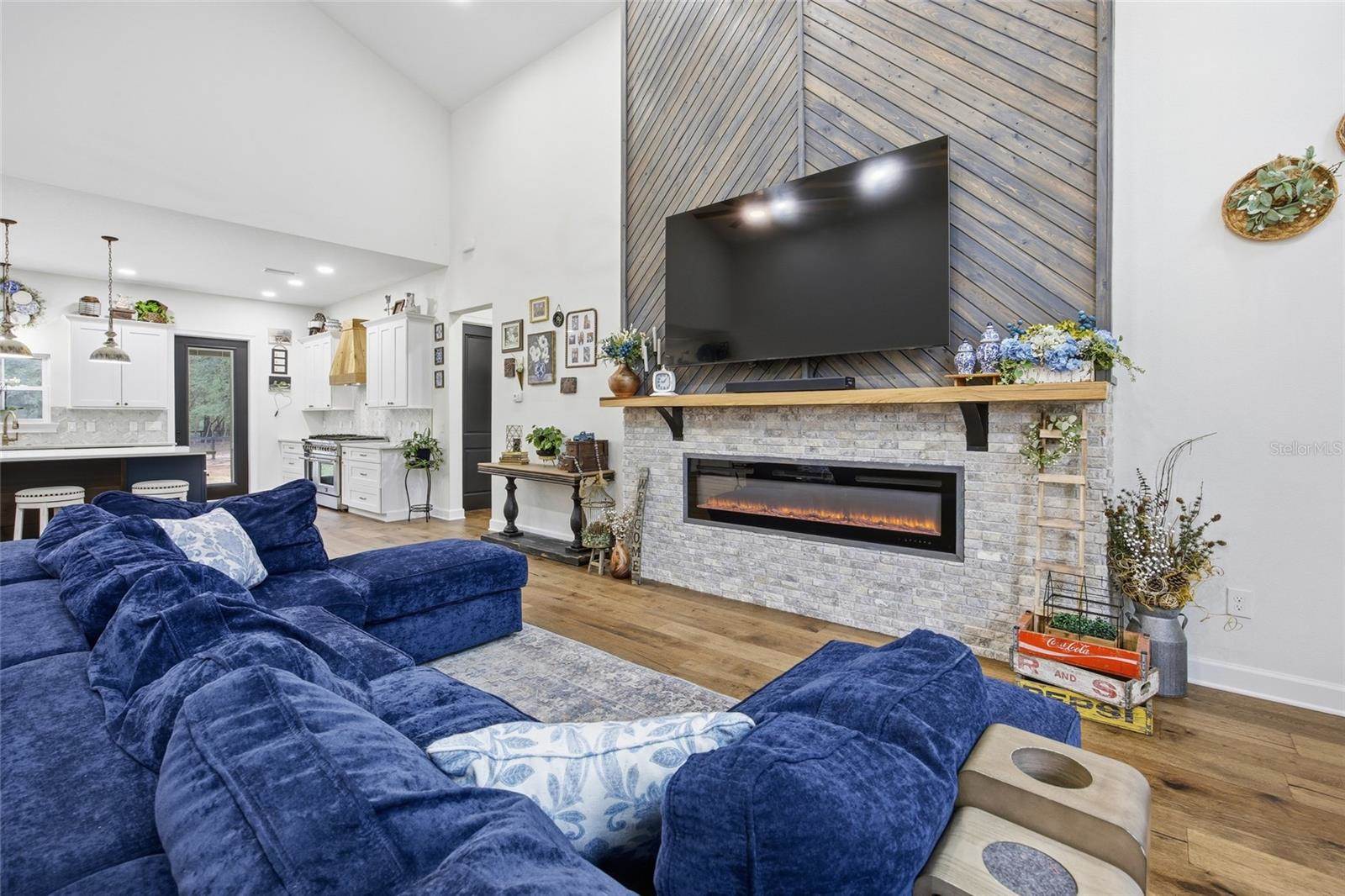 12052 SE 101st Court Road, Belleview, FL 34420