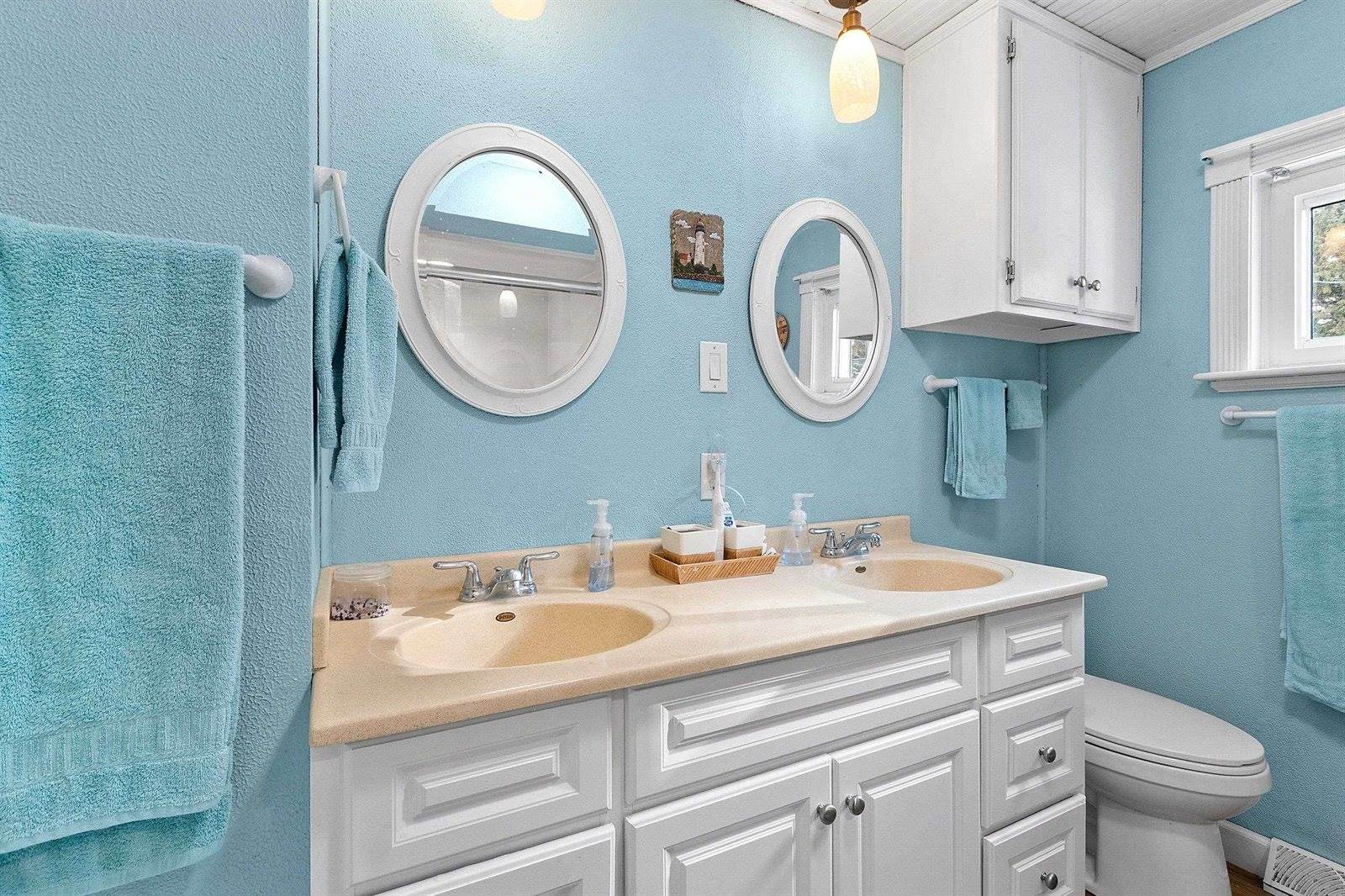 1208 Adams Street, Algoma, WI 54201