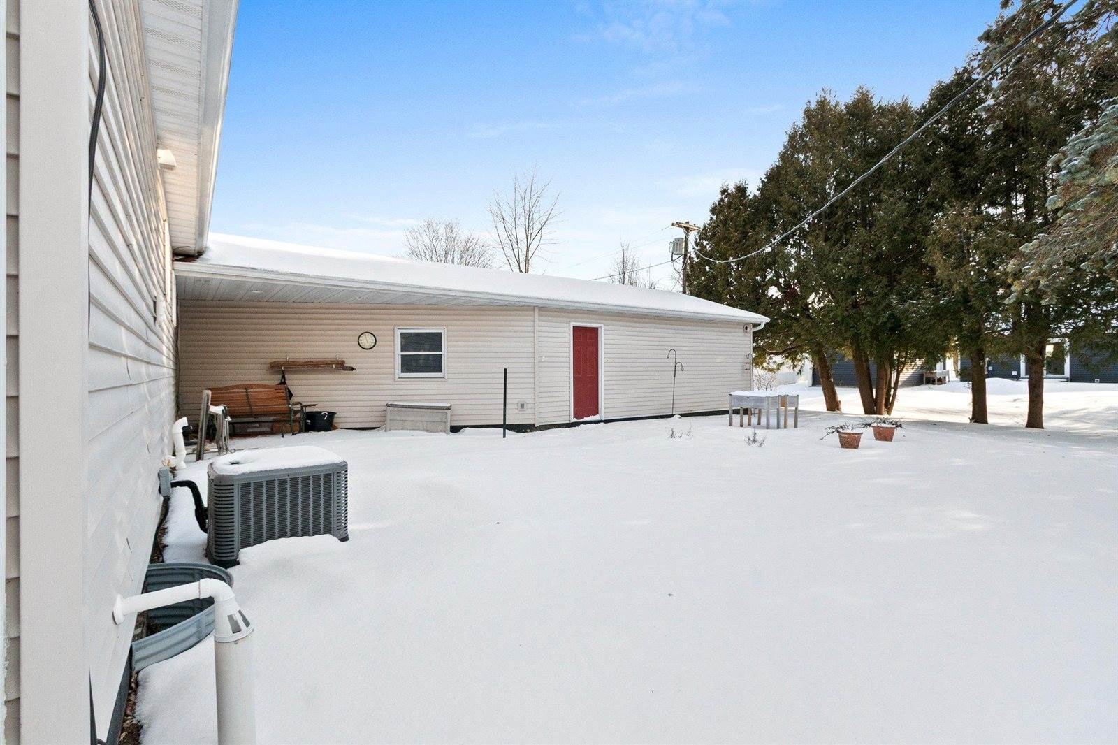 1208 Adams Street, Algoma, WI 54201