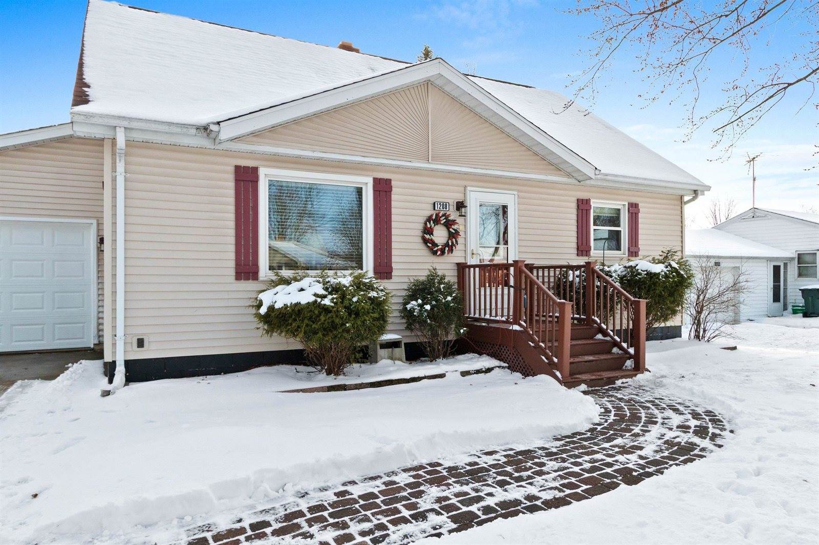 1208 Adams Street, Algoma, WI 54201