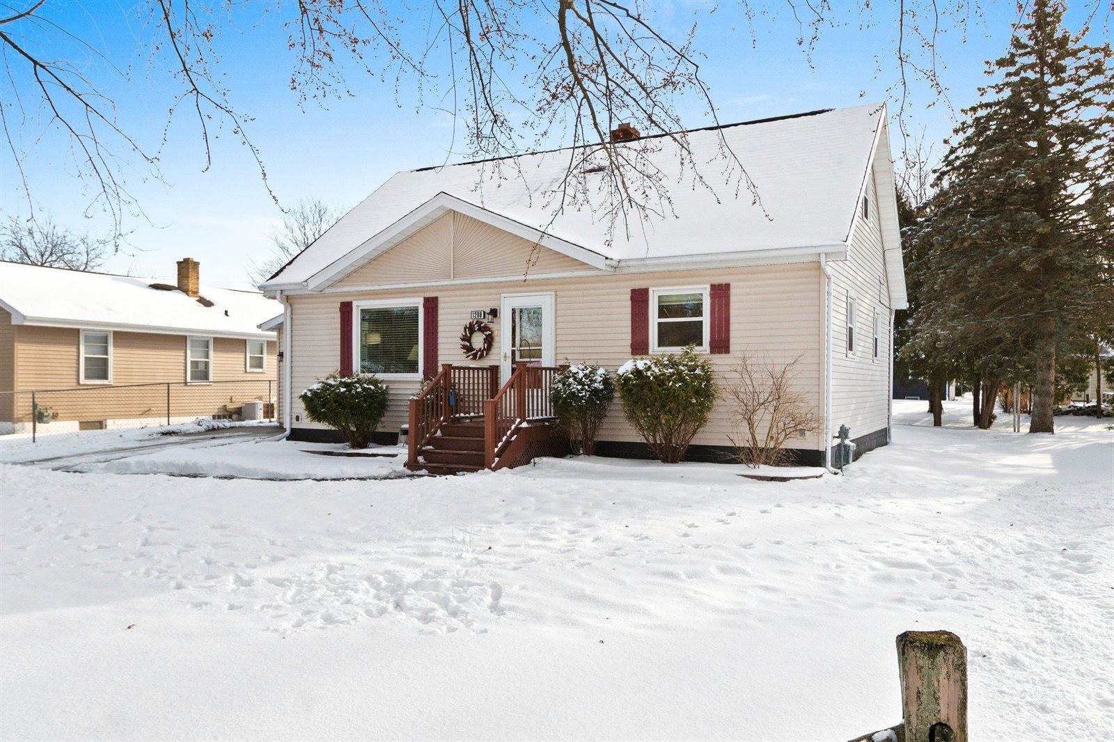 1208 Adams Street, Algoma, WI 54201