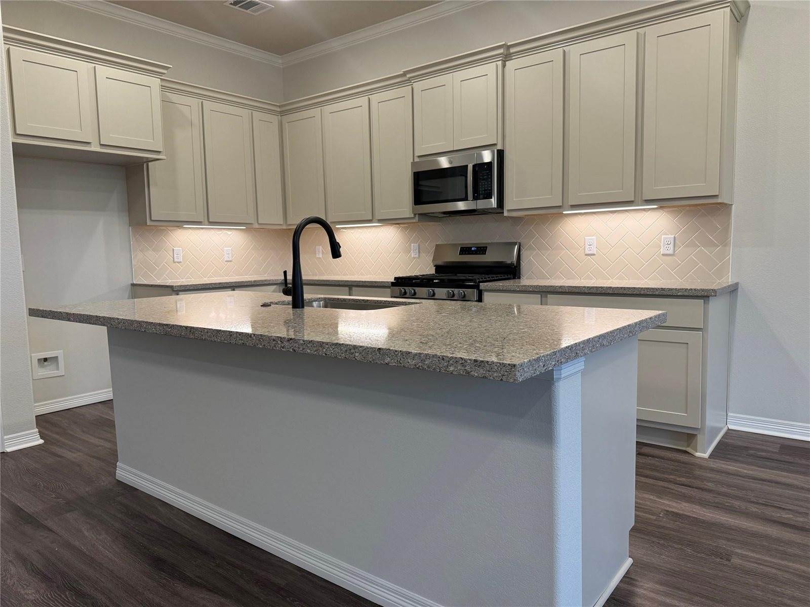 6308 Raleigh Loop, College Station, TX 77845