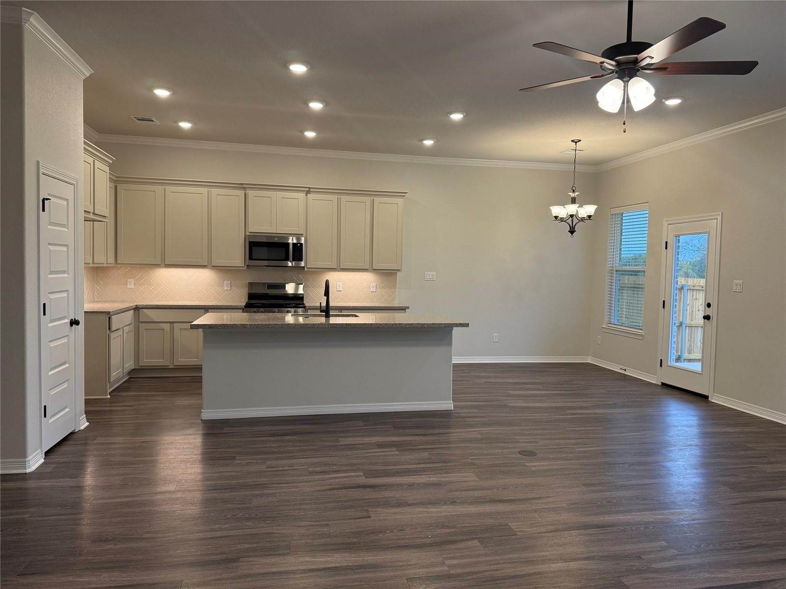 6308 Raleigh Loop, College Station, TX 77845