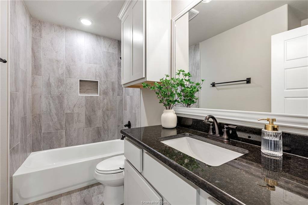 6110 Pocono Drive, College Station, TX 77845