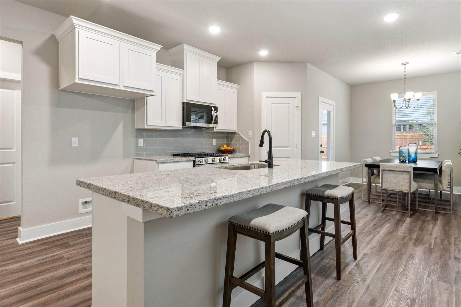 913 Fork Court, College Station, TX 77845