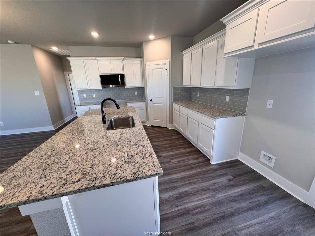 1227 Patriot Drive, College Station, TX 77845