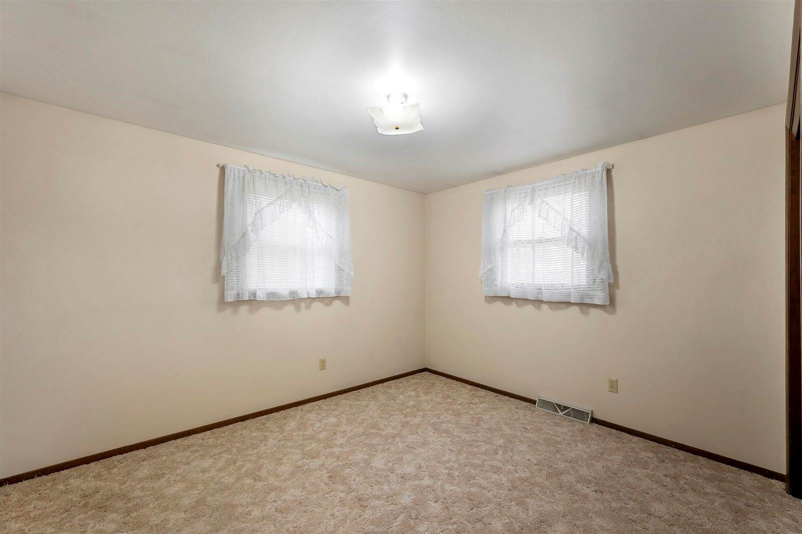 350 North Taylor Street, Green Bay, WI 54303