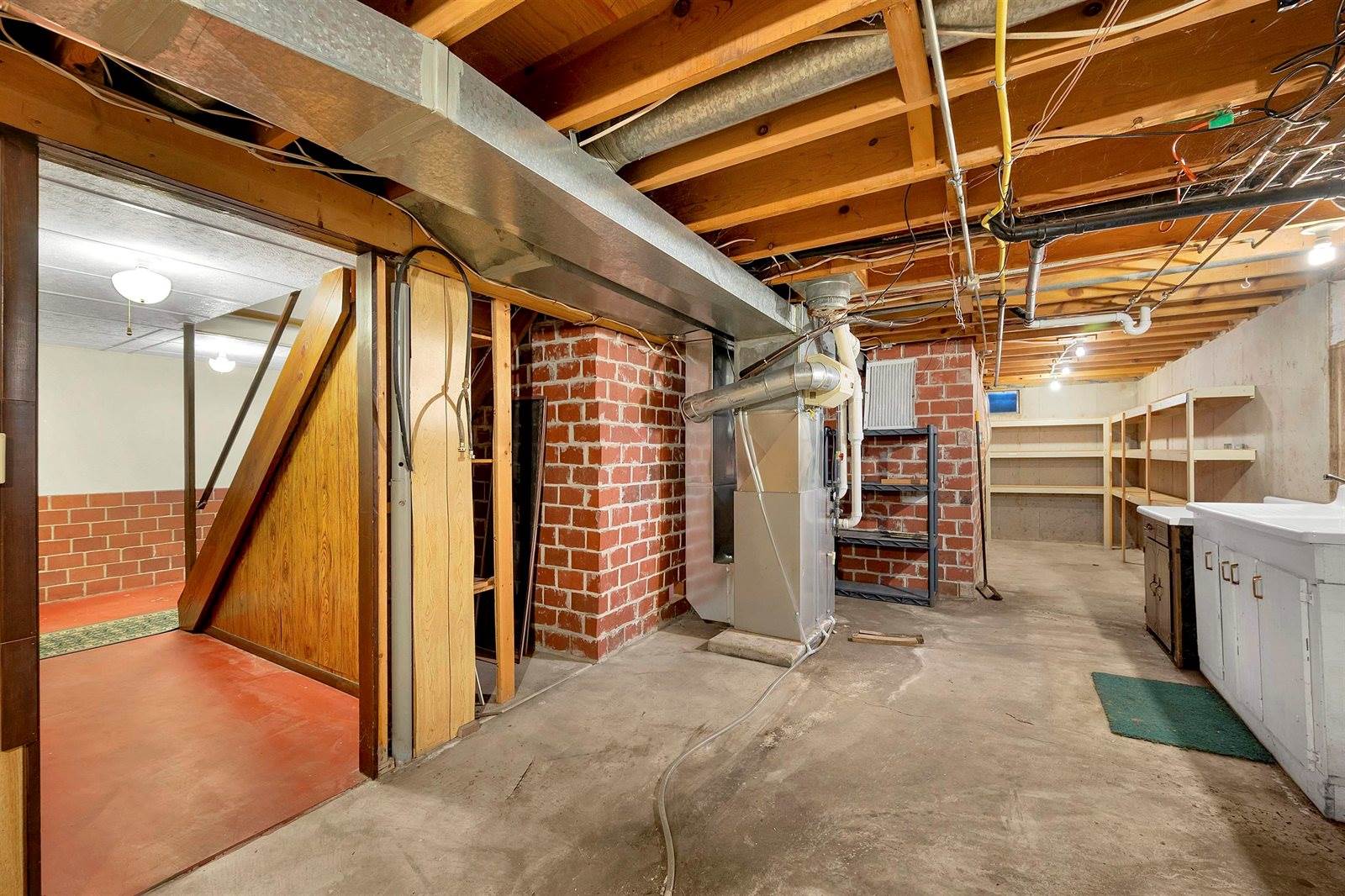 350 North Taylor Street, Green Bay, WI 54303