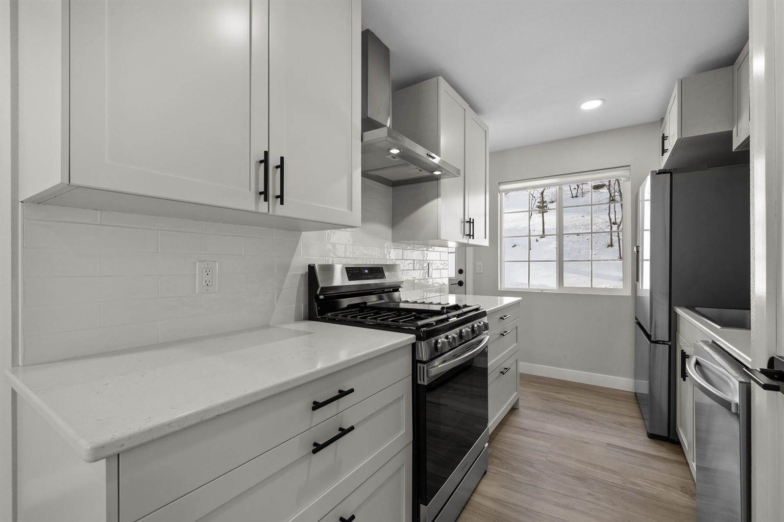 810 Summit Dr SW, Minot, ND 58701