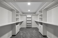 810 Summit Dr SW, Minot, ND 58701