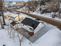 810 Summit Dr SW, Minot, ND 58701