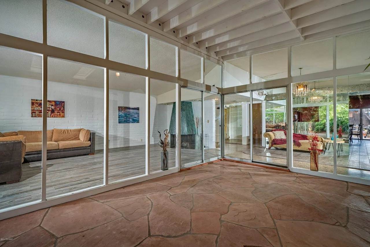 87 N Placita Del Saco, Tucson, AZ 85710