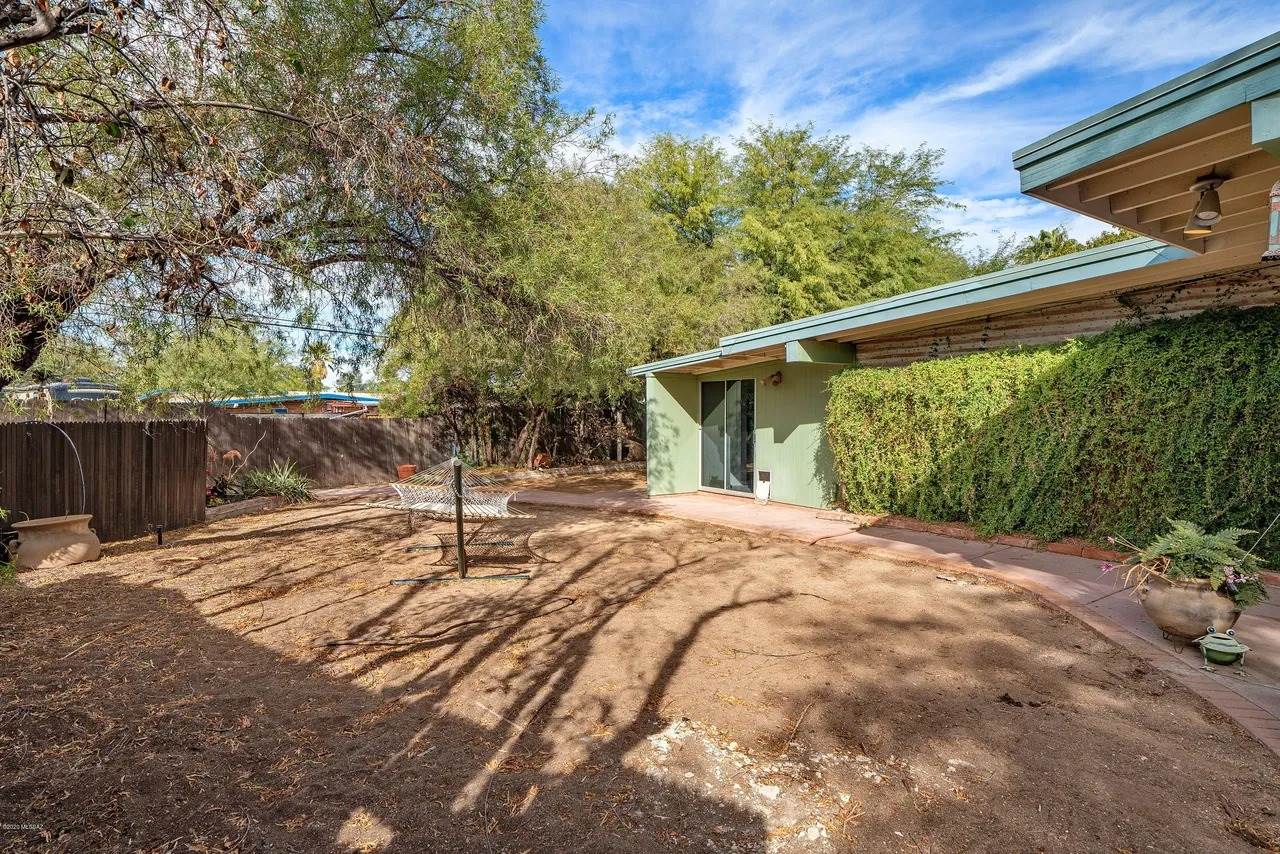 87 N Placita Del Saco, Tucson, AZ 85710