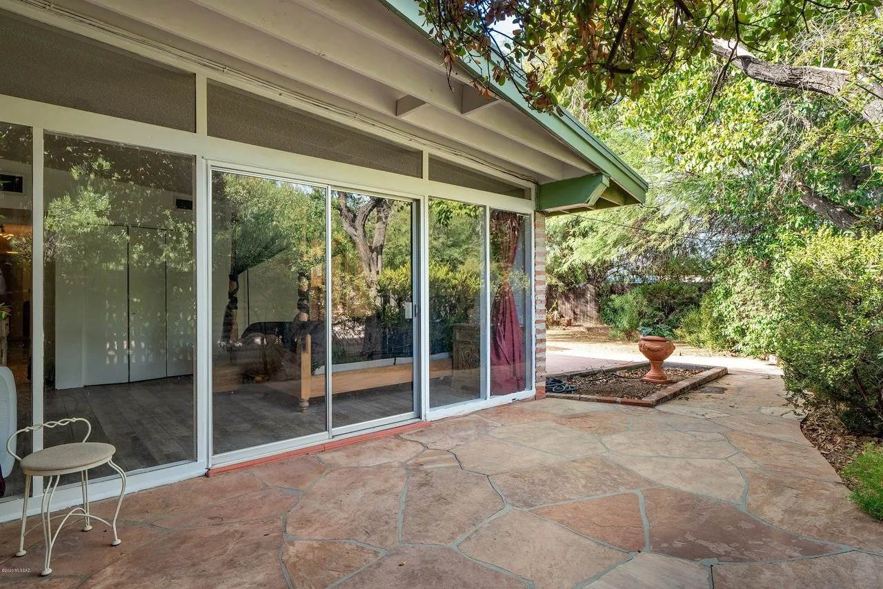 87 N Placita Del Saco, Tucson, AZ 85710