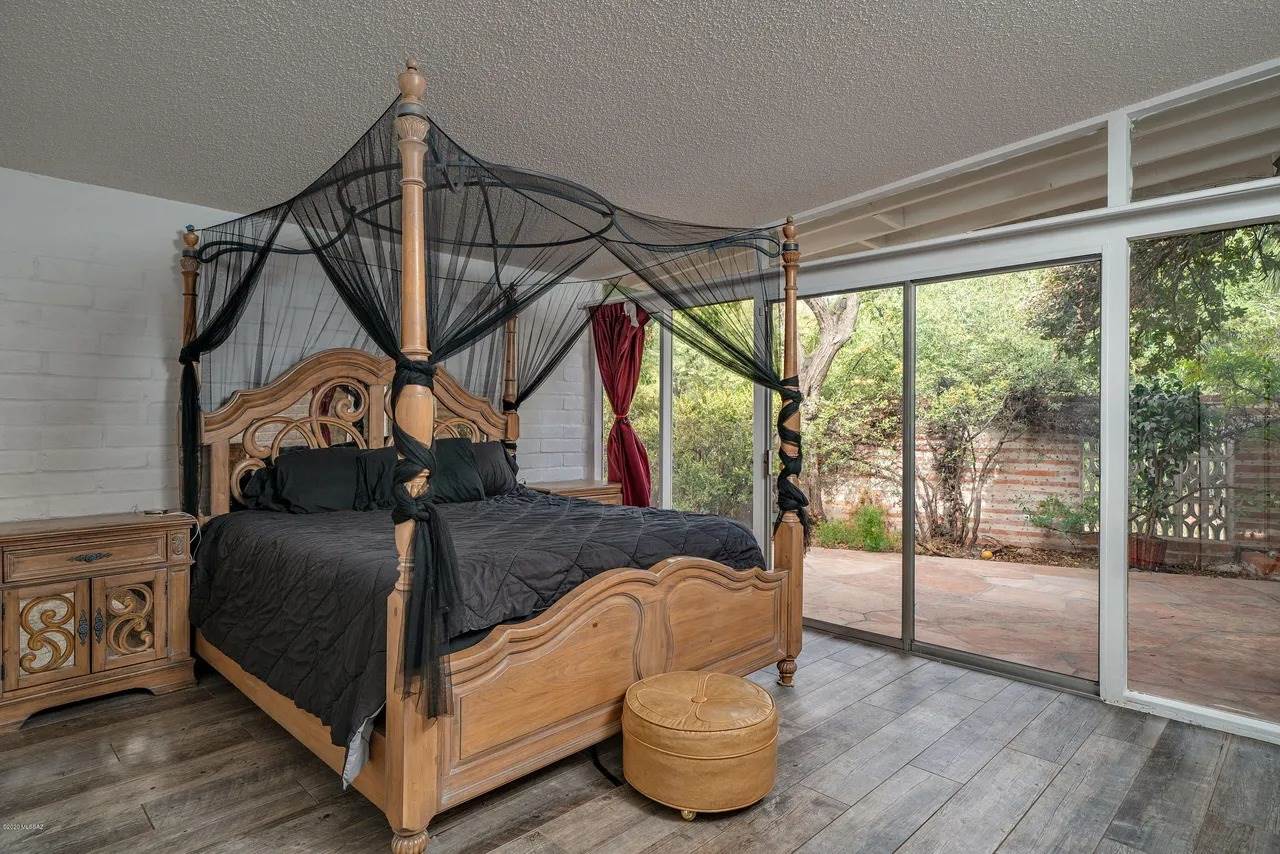 87 N Placita Del Saco, Tucson, AZ 85710