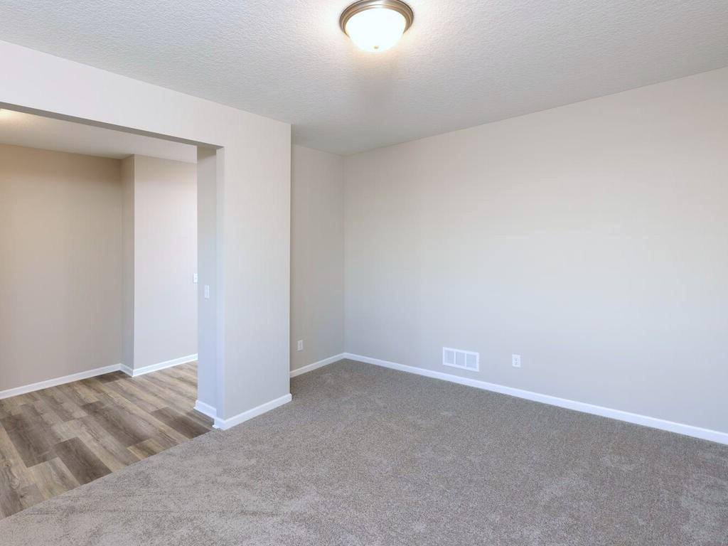 9698 32nd Street NE, Saint Michael, MN 55376