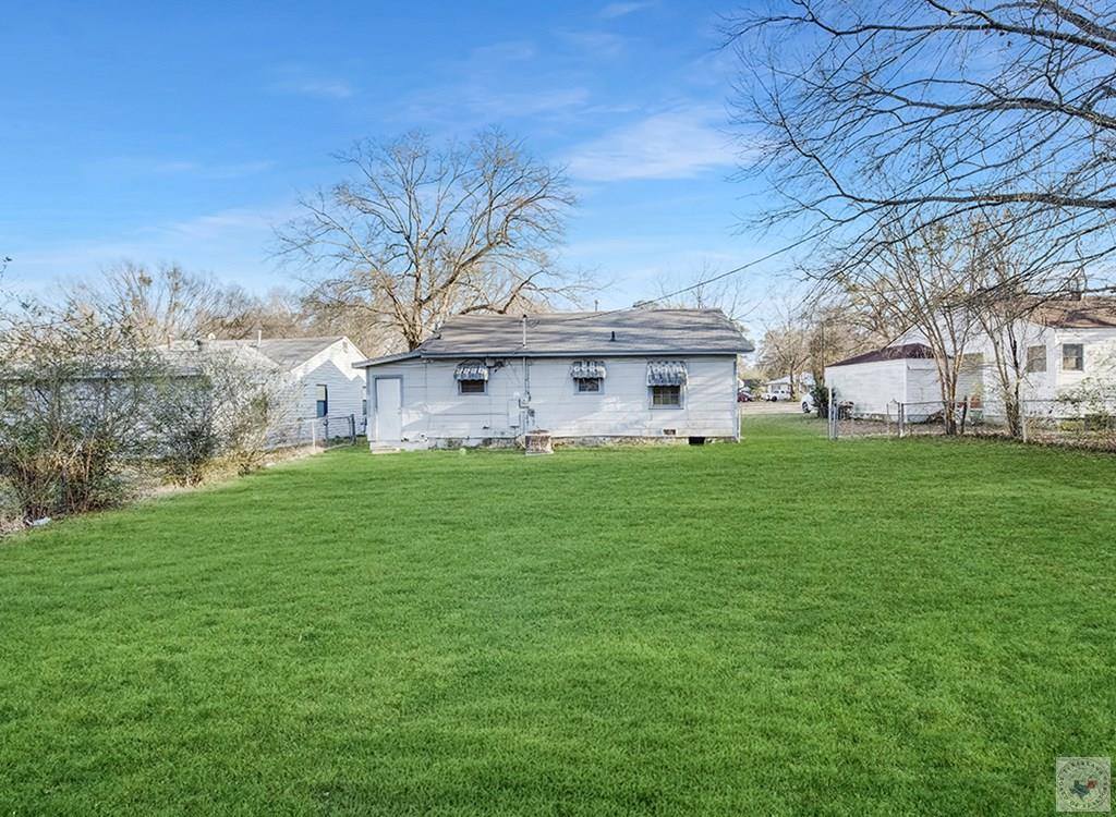 733 Arizona, Wake Village, TX 75501