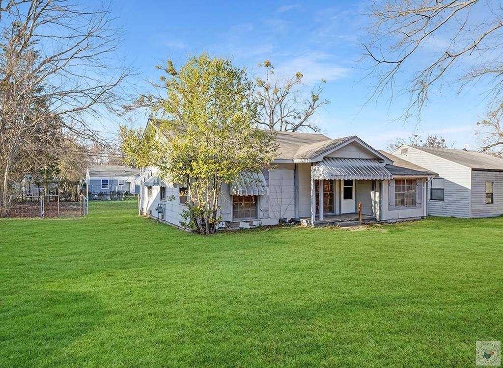 733 Arizona, Wake Village, TX 75501