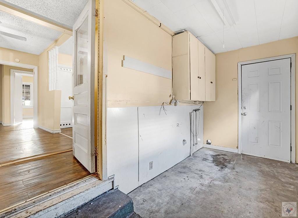 733 Arizona, Wake Village, TX 75501