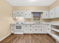 733 Arizona, Wake Village, TX 75501