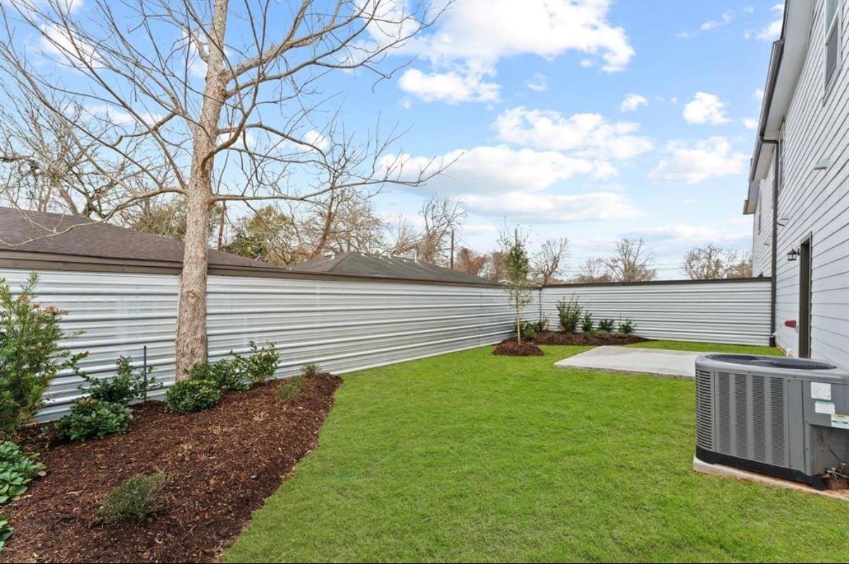 5140 Mallow Street, Houston, TX 77033