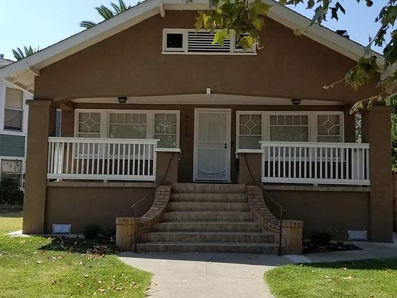 2712 T St, Sacramento, CA 95816