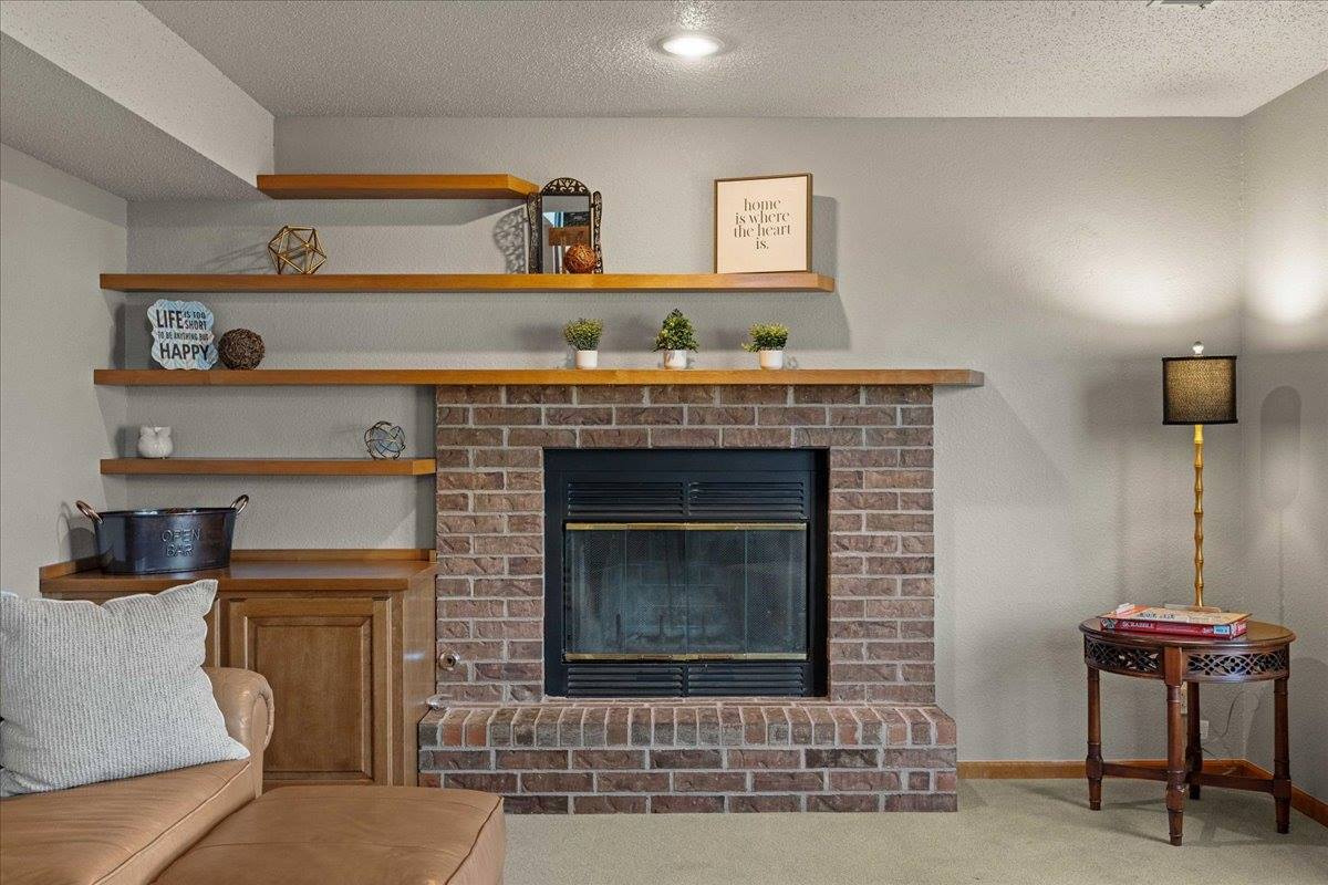 15778 Horton St, Overland Park, KS 66223