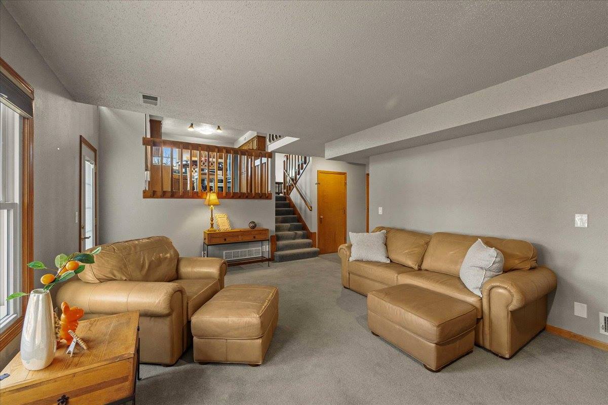 15778 Horton St, Overland Park, KS 66223