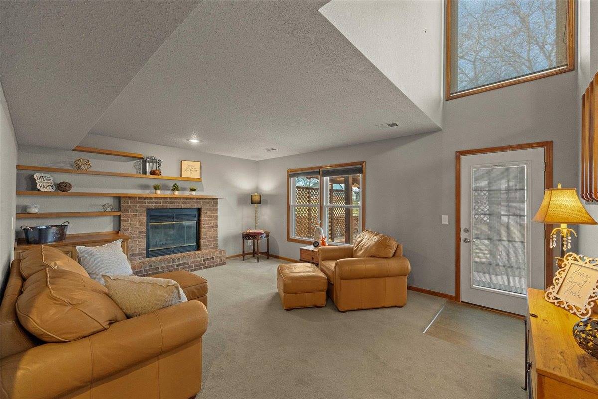 15778 Horton St, Overland Park, KS 66223