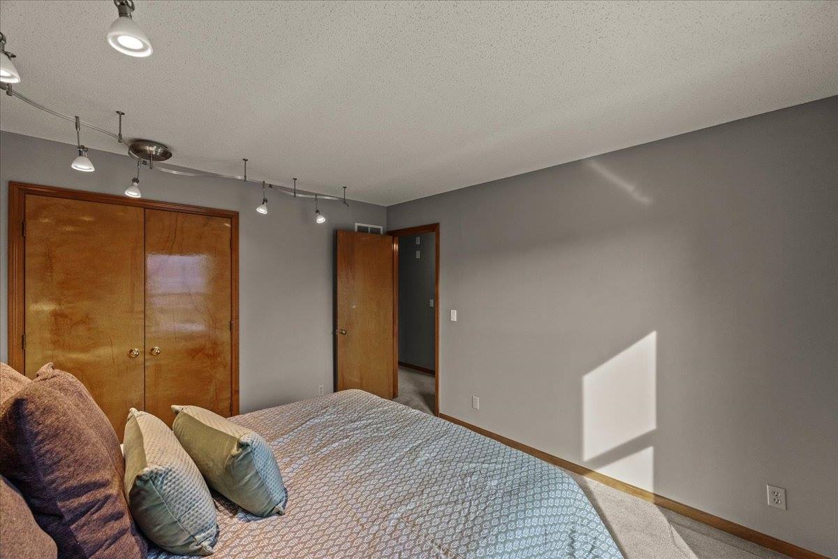 15778 Horton St, Overland Park, KS 66223